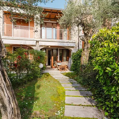 Le Scaje Torri Del Benaco